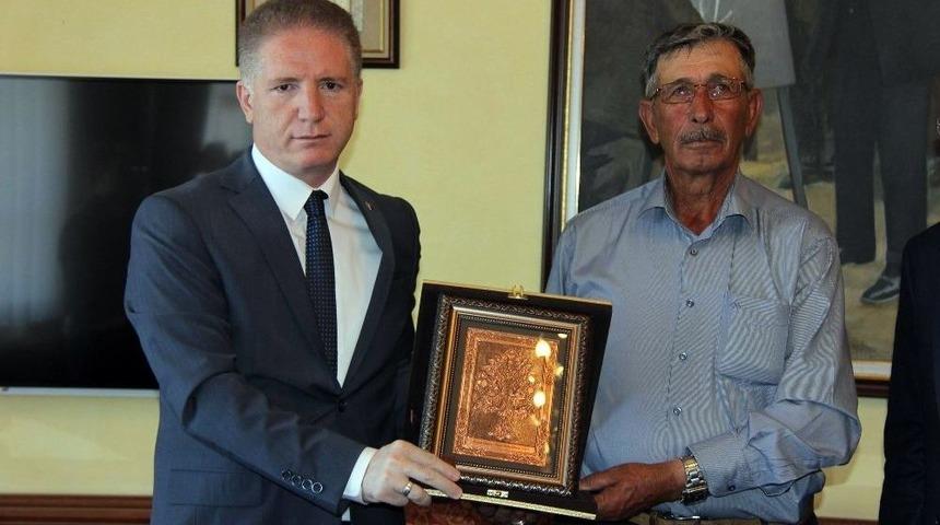 Şehit &Ouml;mer Halisdemir&rsquo;in Babası: "oğlum T&uuml;rk Milleti İ&ccedil;in Kahramanlık Yaptı"