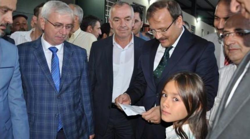 K&uuml;&ccedil;&uuml;k G&uuml;lhan, Cumhurbaşkanı'nın Araması I&ccedil;in Başbakan Yardımcısı Ile Not G&ouml;nderdi