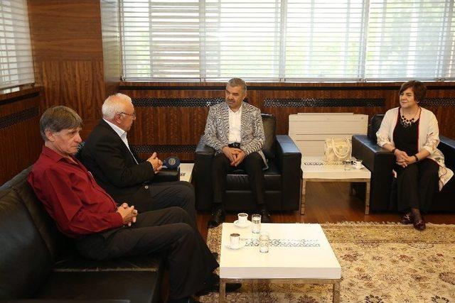 Çerkeslerden Başkan Çelik’e Takdir Ve Plaket 1