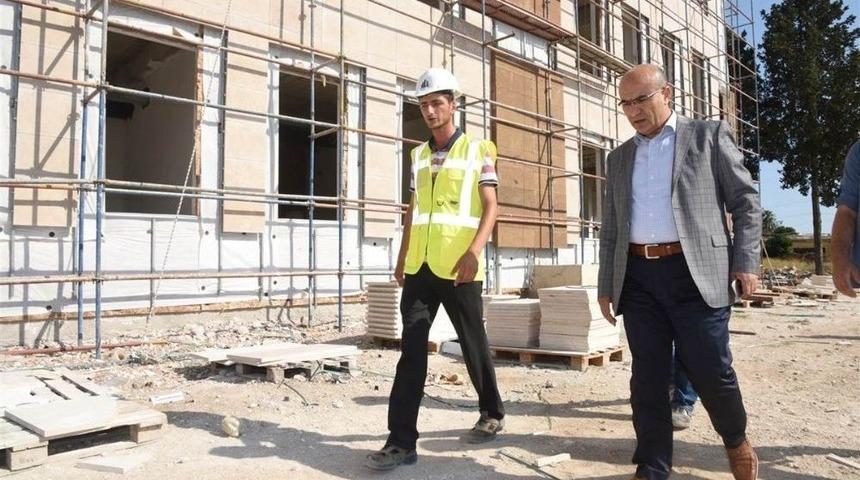 Vali Demirtaş&rsquo;tan Y&uuml;reğir&rsquo;de İnceleme Gezisi