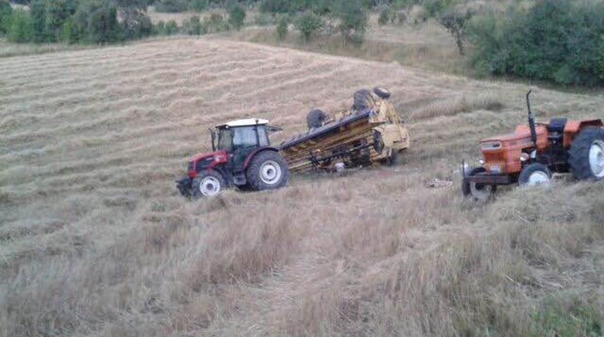 Devrilen Biçerdöverin Altına Kaldı