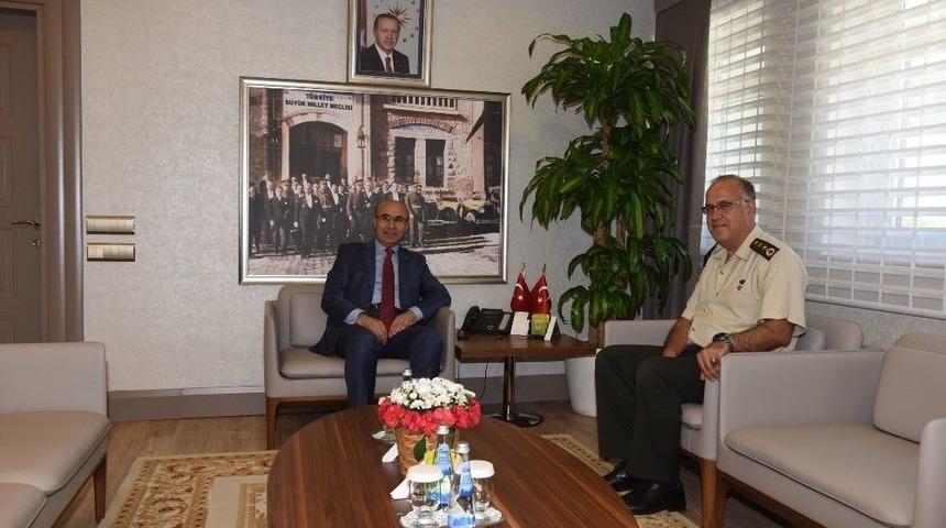 Vali Demirtaş, Kıdemli Albay Yal&ccedil;ın&rsquo;a Başarı Diledi