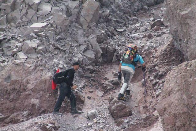 Erciyes’te Zirve Tırmanışları Başladı