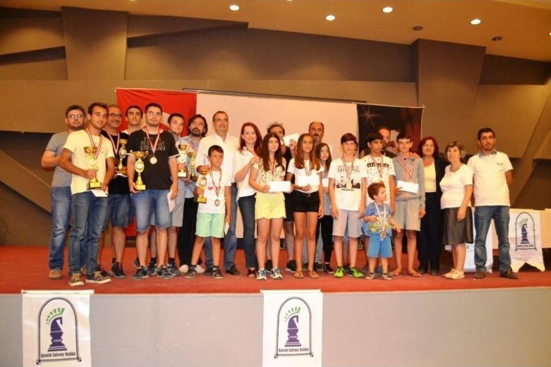 10. Ayvalık Satran&ccedil; Turnuvası Şampiyonları Belli Oldu