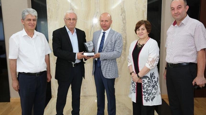 Birleşik Kafkasya Derneğinden Çolakbayrakdar’a Teşekkür Ziyareti