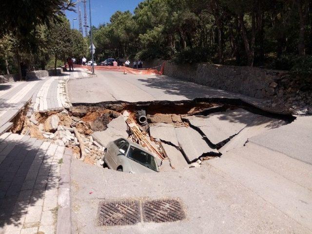 Üsküdar’da Yol Göçtü: 1 Araç İçine Düştü