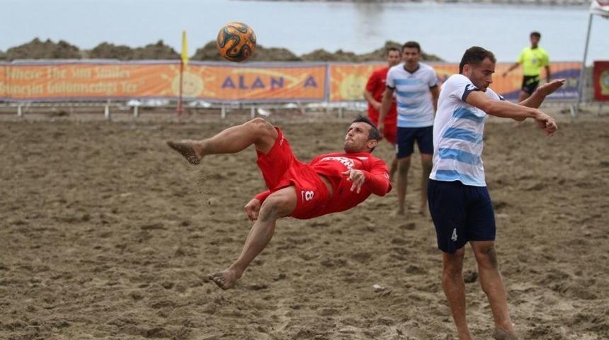 Plaj&rsquo;da Futbol Heyecanı