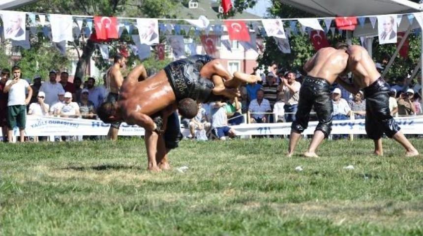 Beylikd&uuml;z&uuml;'nde 2'nci Geleneksel Yağlı G&uuml;reş Festivali Yapıldı