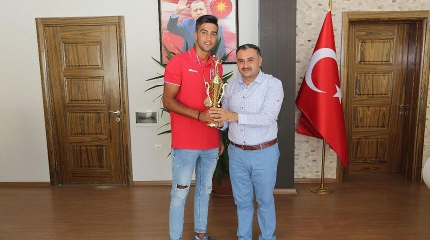 Develi Belediyespor Voleybol Kul&uuml;b&uuml;nden Bir Başarı Daha