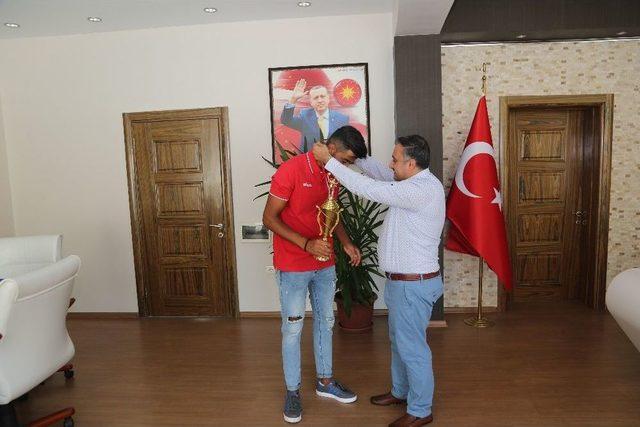 Develi Belediyespor Voleybol Kulübünden Bir Başarı Daha