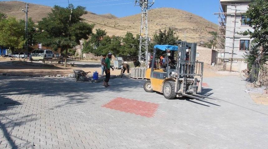 Develi&rsquo;de Parke &Ccedil;alışmaları Devam Ediyor