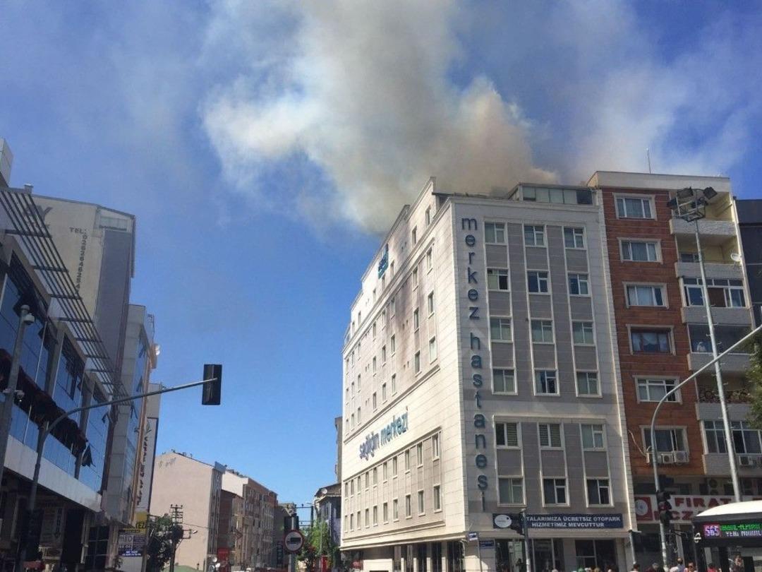 Hastane Yanında &Ccedil;ıkan Yangın Korkuttu