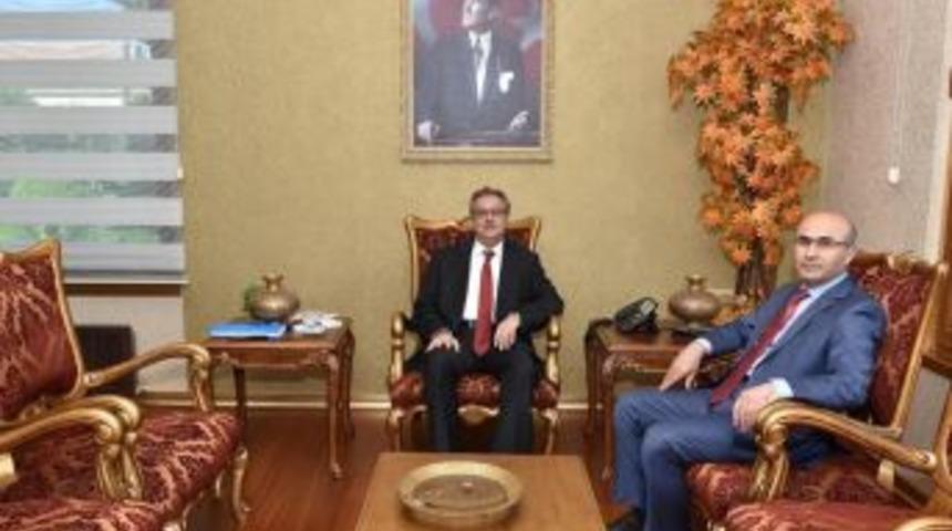 Adana Valisi Demirtaş’tan Vali Su’ya Ziyaret