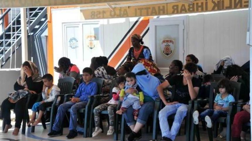 &Ccedil;anakkale'de Denizde 60 Ka&ccedil;ak Yakalandı