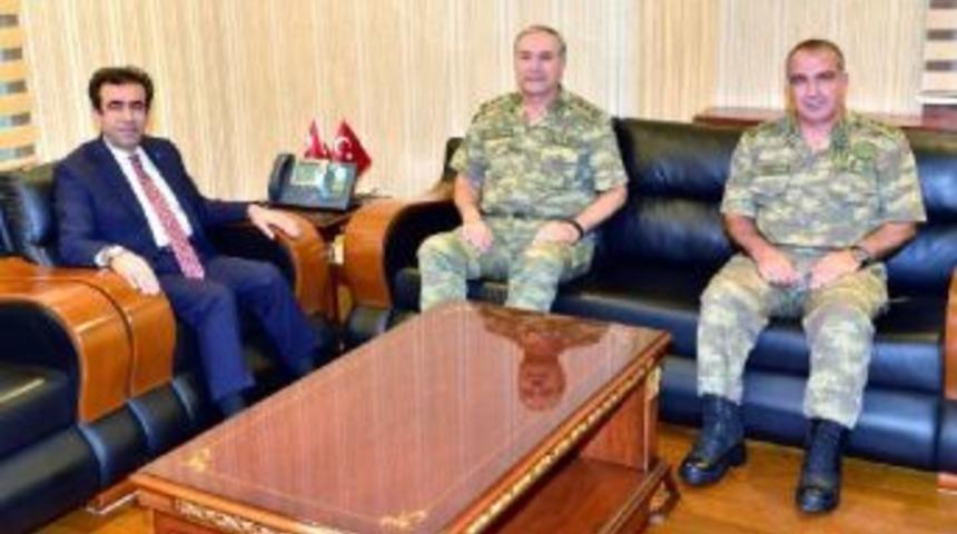 Korgeneral &Ccedil;itil, Diyarbakır Valisi G&uuml;zeloğlu'nu Ziyaret Etti