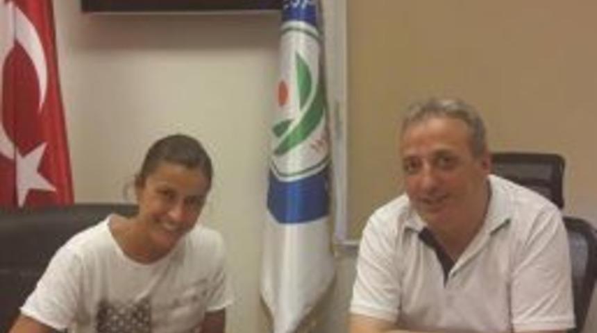 Nil&uuml;fer Belediyespor, Sarıyer Belediyespor&rsquo;Dan Funda'yı Kadrosuna Kattı