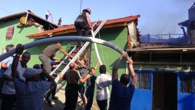 Uşak’Ta Tarihi Konak Kül Oldu