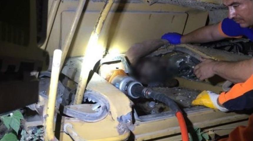 Kep&ccedil;enin İ&ccedil;erisinde Sıkışan Operat&ouml;r Feci Şekilde Can Verdi