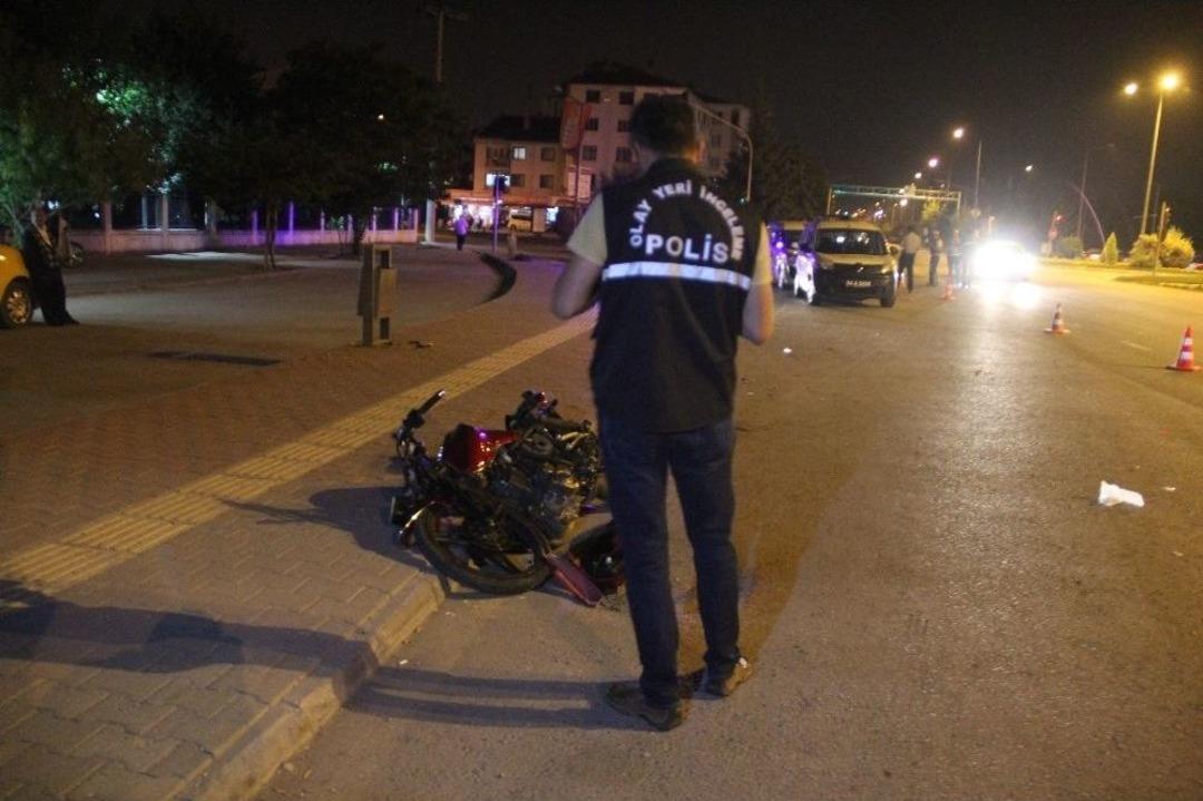 Kamyonla &Ccedil;arpışan Motosiklet S&uuml;r&uuml;c&uuml;s&uuml; Ağır Yaralandı