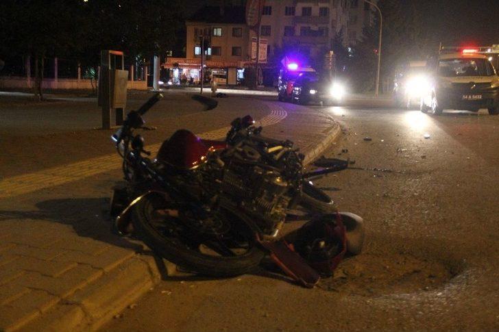 Kamyonla Çarpışan Motosiklet Sürücüsü Ağır Yaralandı G2