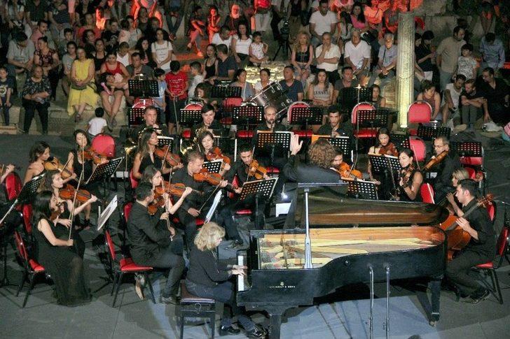 3 Bin Yıllık Antik Kentte İdil Biret Konseri G2