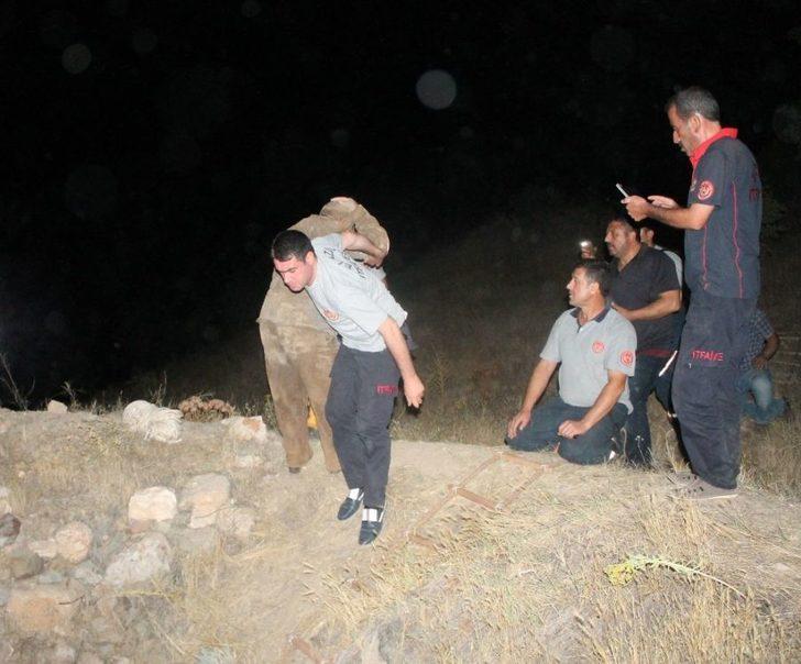 15 Metrelik Kuyuya Düşen Yaşlı Adamı, İtfaiye Ekipleri Kurtardı G3