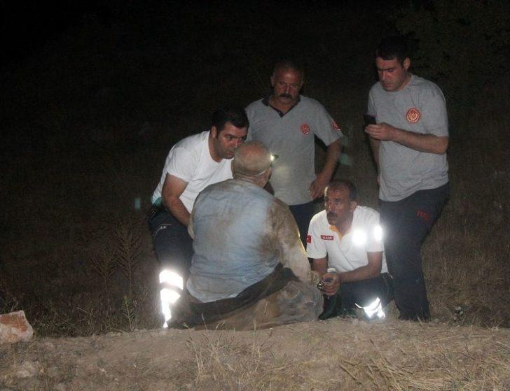 15 Metrelik Kuyuya Düşen Yaşlı Adamı, İtfaiye Ekipleri Kurtardı G5