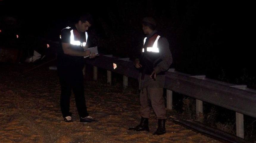 Yolcu Otob&uuml;s&uuml; İle Trakt&ouml;r &Ccedil;arpıştı : 1&rsquo;i Ağır 3 Yaralı