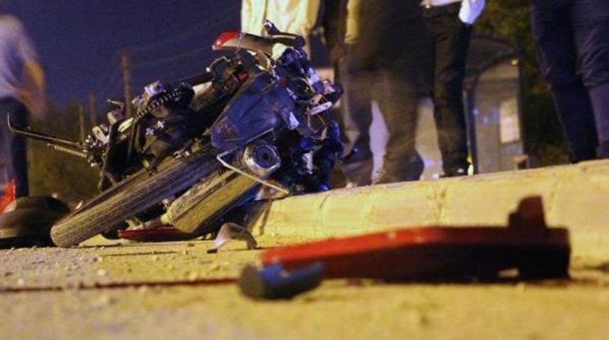 Bolu'da Kamyonla &Ccedil;arpışan Motosikletin S&uuml;r&uuml;c&uuml;s&uuml; Ağır Yaralandı