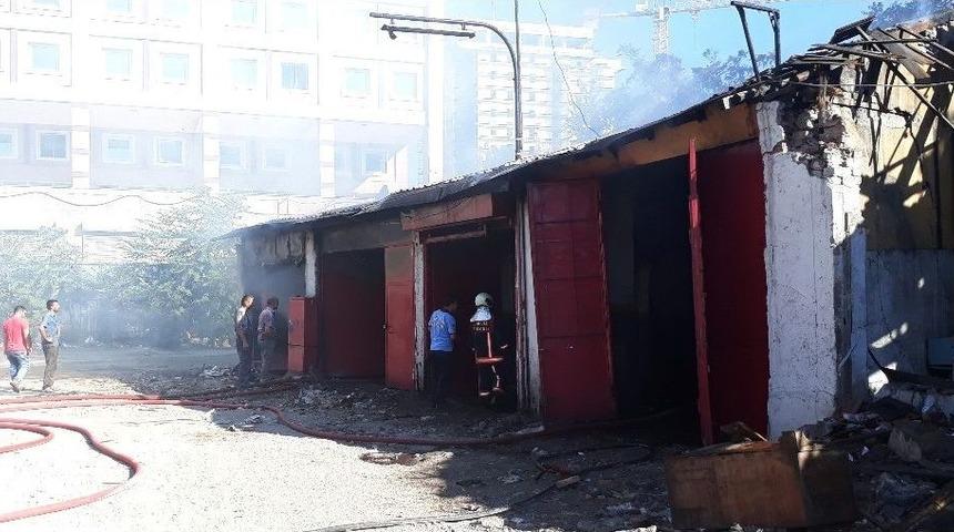 Başkent&rsquo;te Sanayi Sitesinde Korkutan Yangın