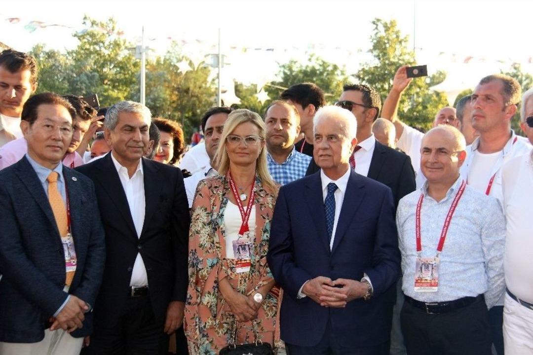 D&uuml;nyaca &Uuml;nl&uuml; Sanat&ccedil;ı Della Miles İstanbulluları Coşturdu