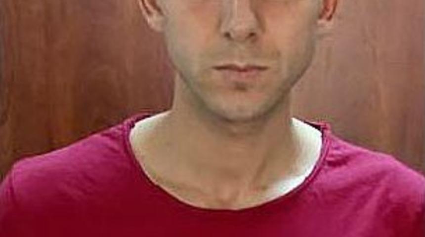 Marketten 4 Kez Yapıştırıcı &Ccedil;alan &Ouml;zel G&uuml;venlik&ccedil;i Kamerada