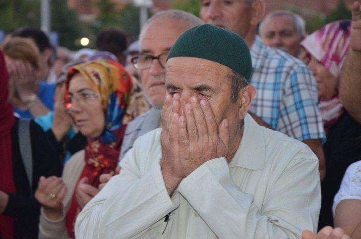 İlk Hac Kafilesi Dualarla Uğurlandı G3