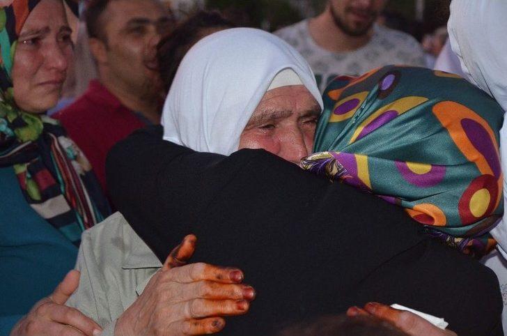 İlk Hac Kafilesi Dualarla Uğurlandı G4