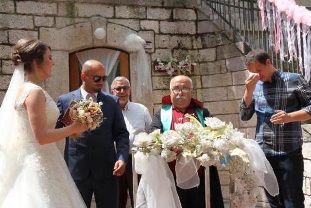 Dedesi Için Temsili Nikah Kıymışlardı, Şimdi Gerçekten Evlendiler