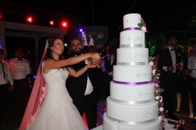 Dedesi Için Temsili Nikah Kıymışlardı, Şimdi Gerçekten Evlendiler