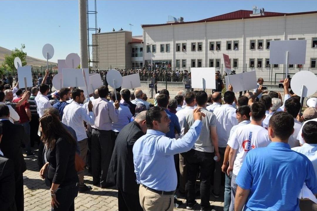 Akıncı &Uuml;ss&uuml; Davası Gergin Başladı