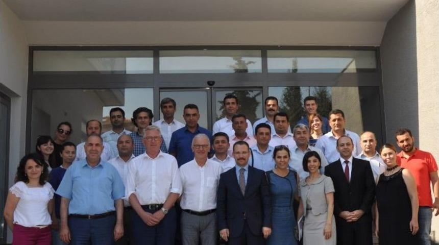 Adana&rsquo;da "su&ccedil;a S&uuml;r&uuml;klenen &Ccedil;ocuk" &Ccedil;alıştayı