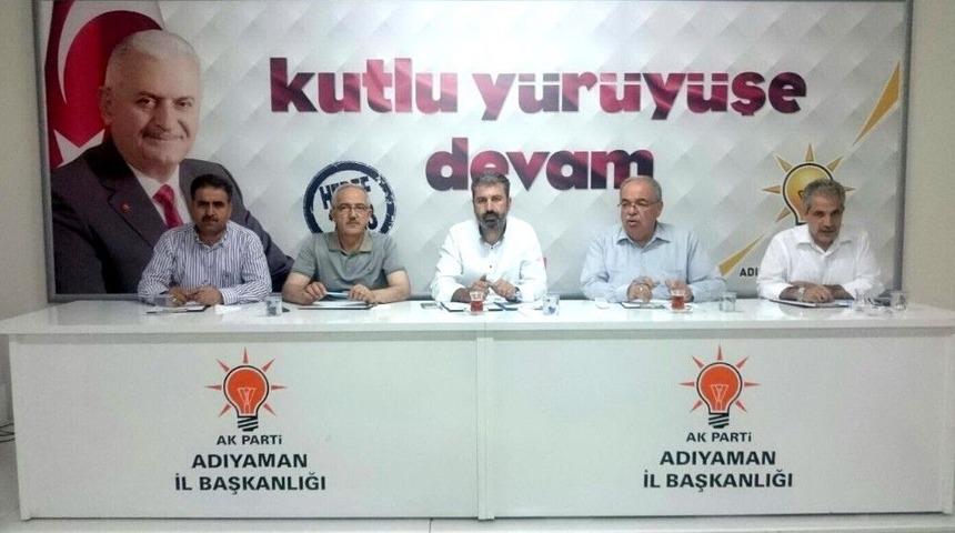 Ak Parti Milletvekili İsmail Bilen Kongre S&uuml;reciyle İlgili Teşkilat Mensuplarıyla G&ouml;r&uuml;şt&uuml;