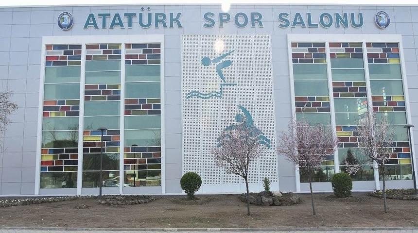 Salihli’de Maçlar Atatürk Spor Salonu’nda