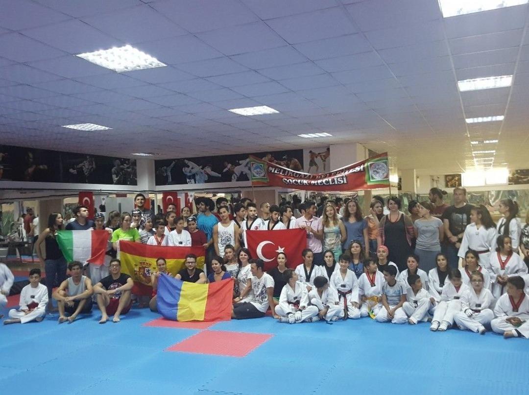 Avrupalı Gen&ccedil;ler Kayseri&rsquo;de Olimpiyat Projesine Katıldı