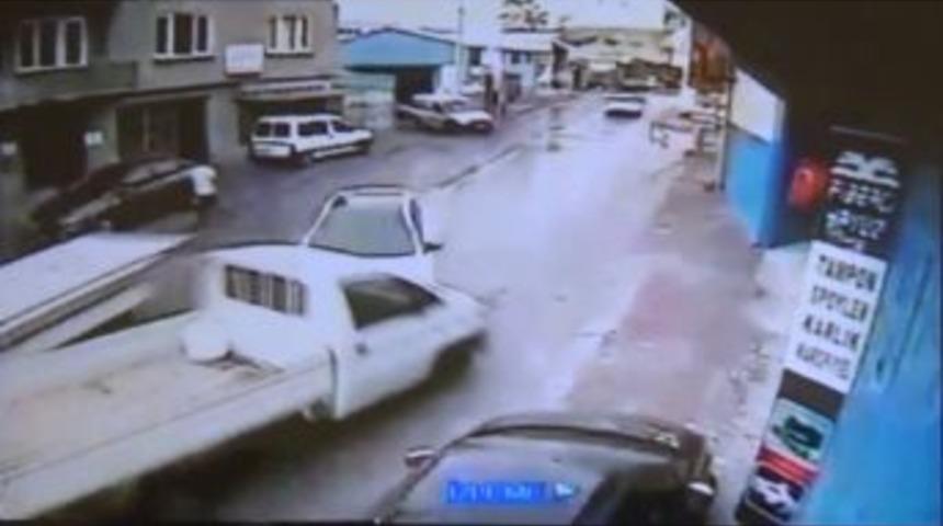 Çalıntı Kaydı Bulunan Araçla Kaza Yaptılar