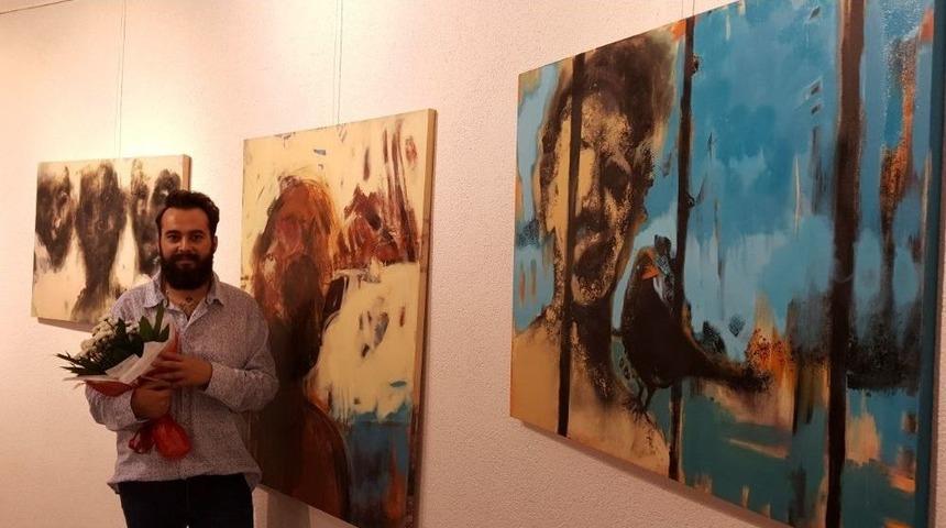 İlk Sergisini Memleketinde A&ccedil;tı