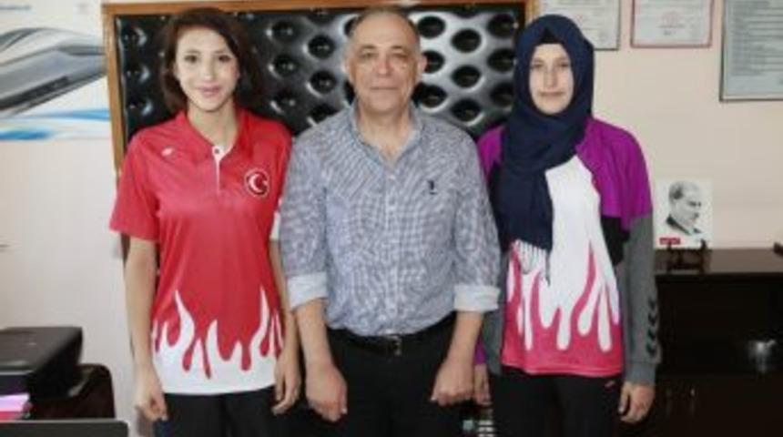 Şampiyonları Başarılar Dileyerek Uğurladı