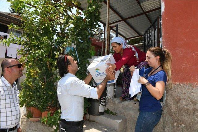 Çukurova’da İhtiyaç Sahiplerine Gıda Yardımı