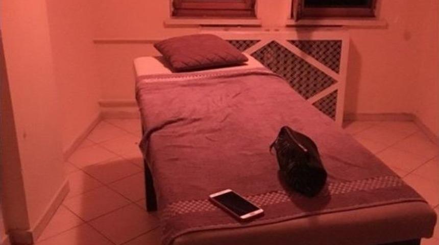 Masaj Salonuna Polisten Fuhuş Baskını, 2 G&ouml;zaltı