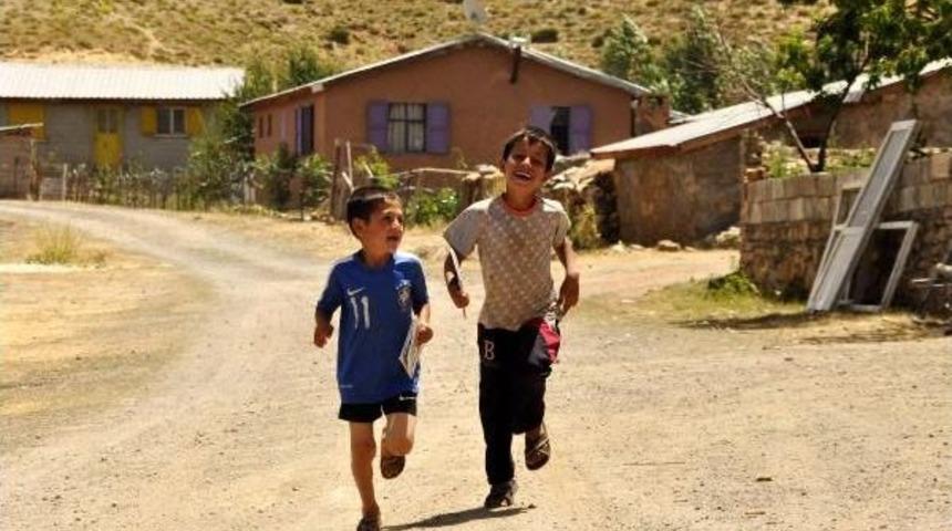 Yayla &Ccedil;ocukları Kitapların Renkli D&uuml;nyasında Yolculuğa &Ccedil;ıkıyor