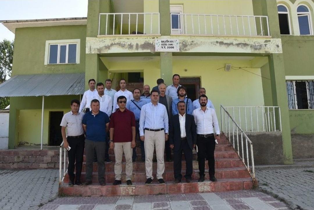 Başkan Vekili &Ouml;zt&uuml;rk&rsquo;ten Mahalle Ziyareti