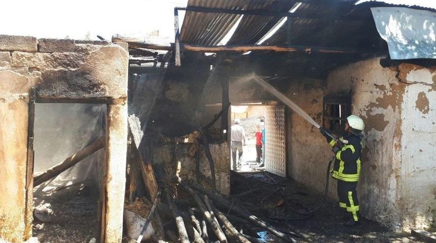 Karaman&rsquo;da Su Isıtmak İ&ccedil;in Yakılan Ocak, Aşhaneyi Yaktı