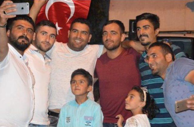 Ağrı'dan Bilecik'e, Kürtçe Türkülerle Asker Uğurlaması